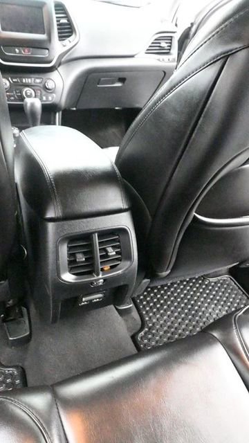 Used 2019 Jeep Cherokee Latitude Plus image 13