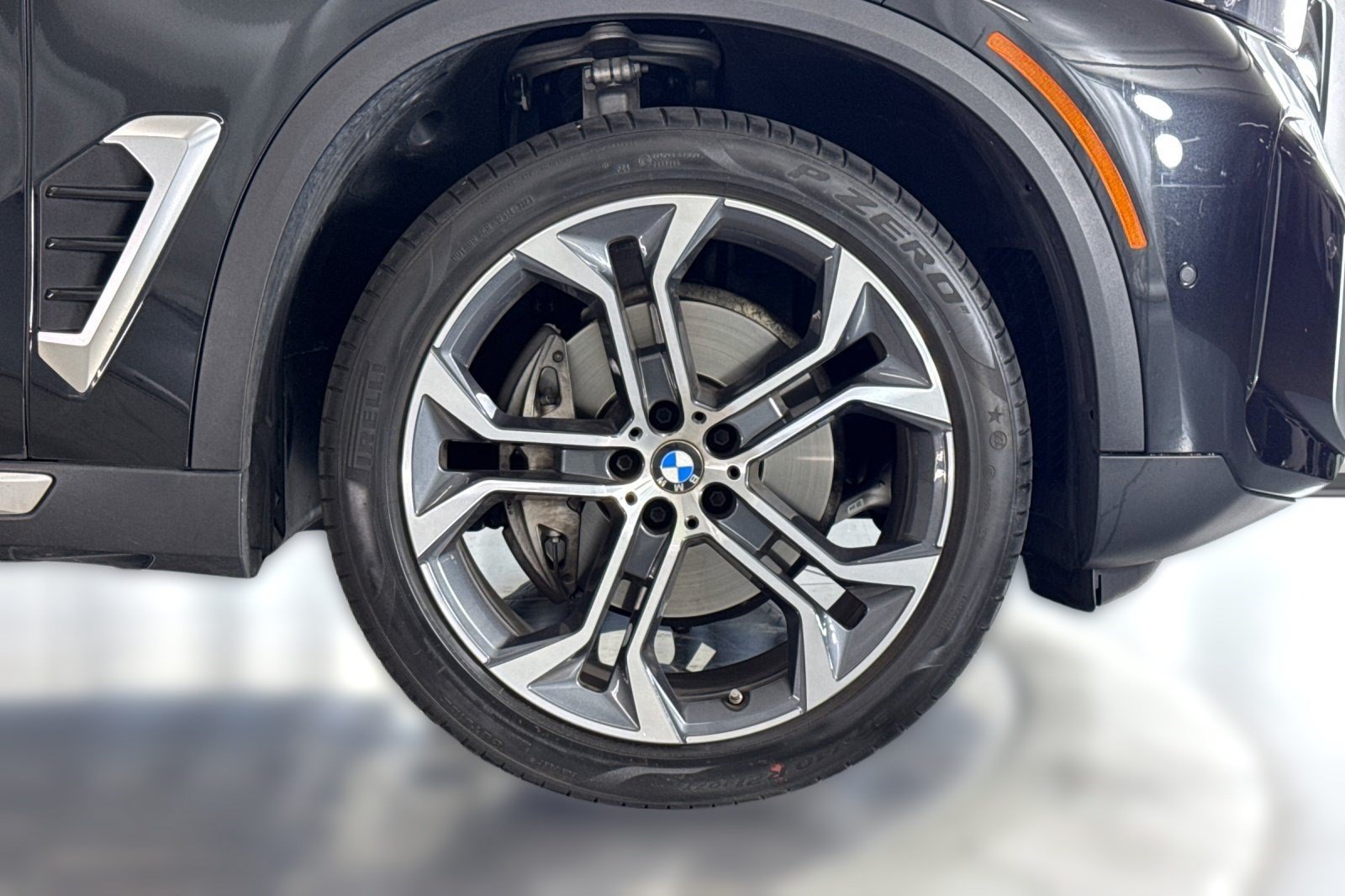 Certified 2024 BMW X5 sDrive40i w/ Parking Assistance Package RWD image 13