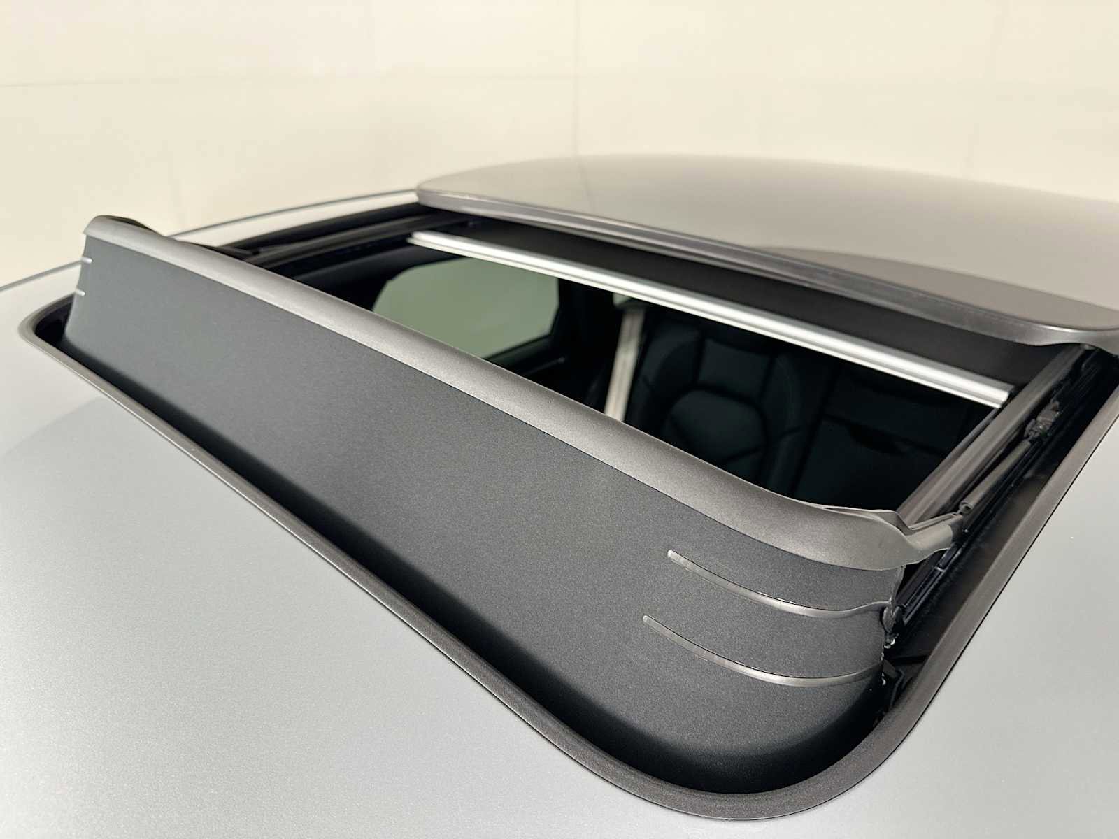 New 2025 Porsche Macan image 22