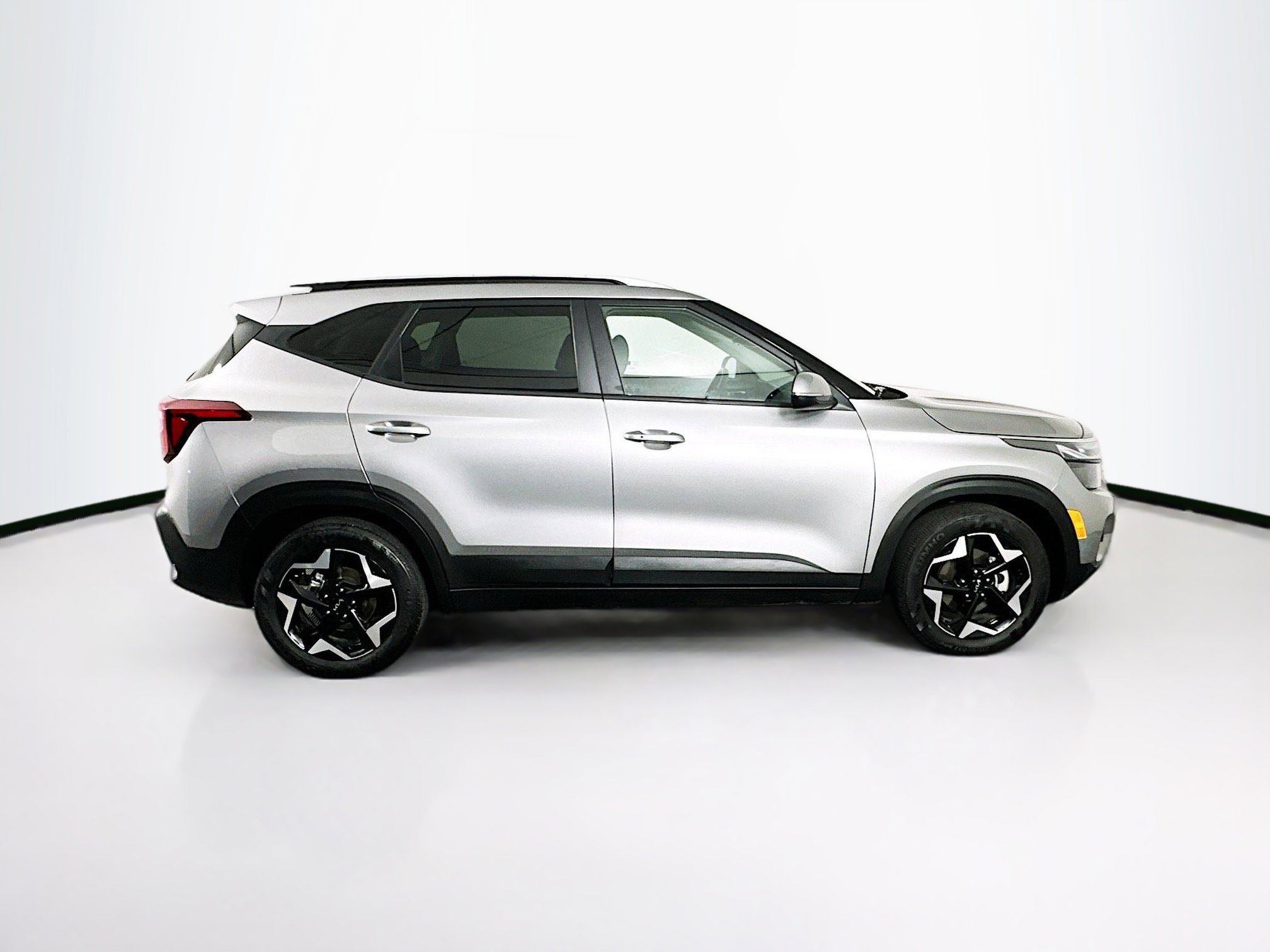 Used 2025 Kia Seltos S FWD image 10
