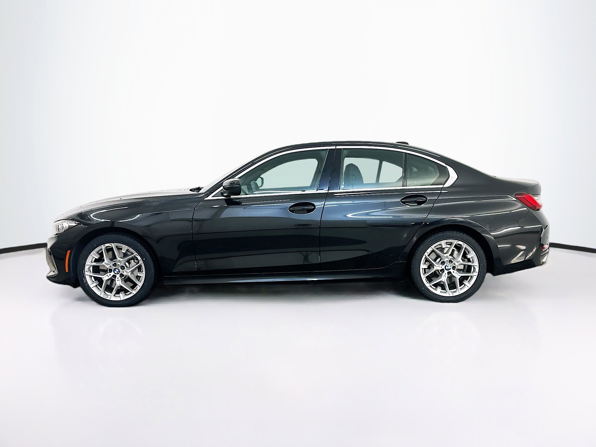 Used 2025 BMW 330i xDrive 330i xDrive image 4