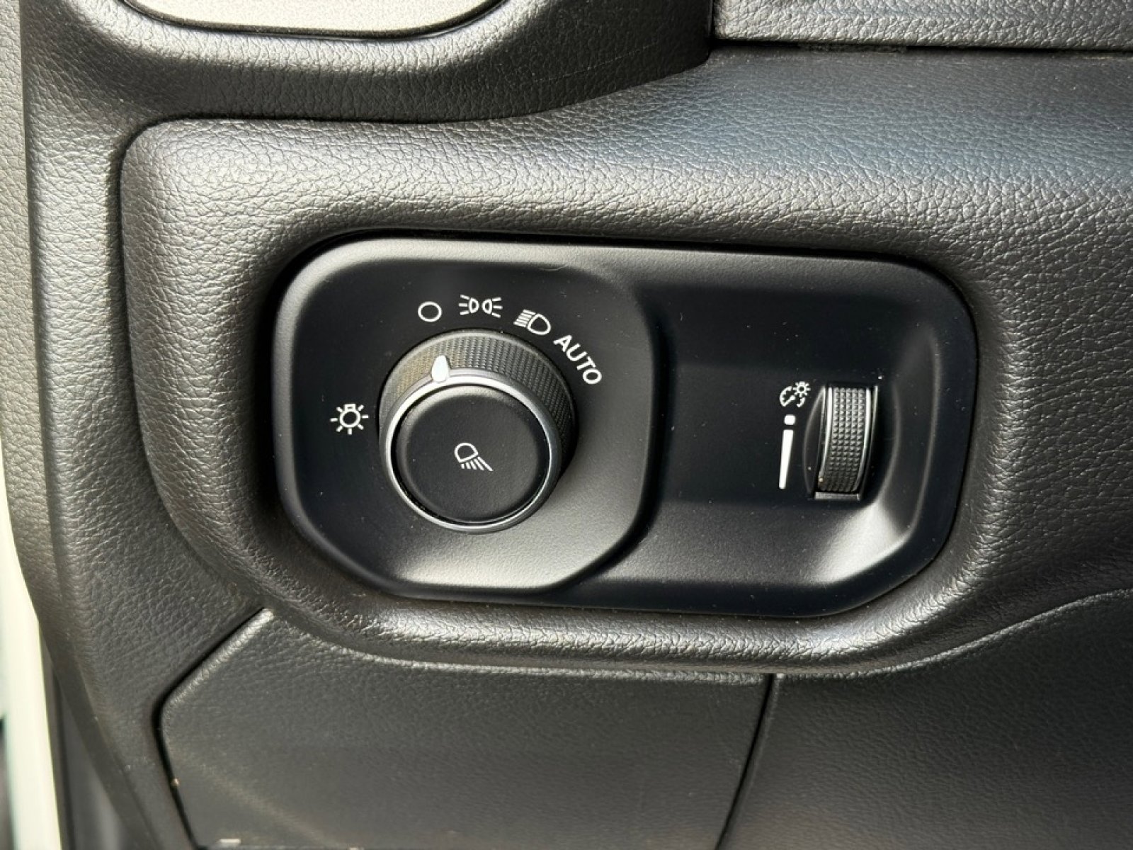 Used 2024 RAM 2500 Tradesman w/ Snow Chief Group image 34