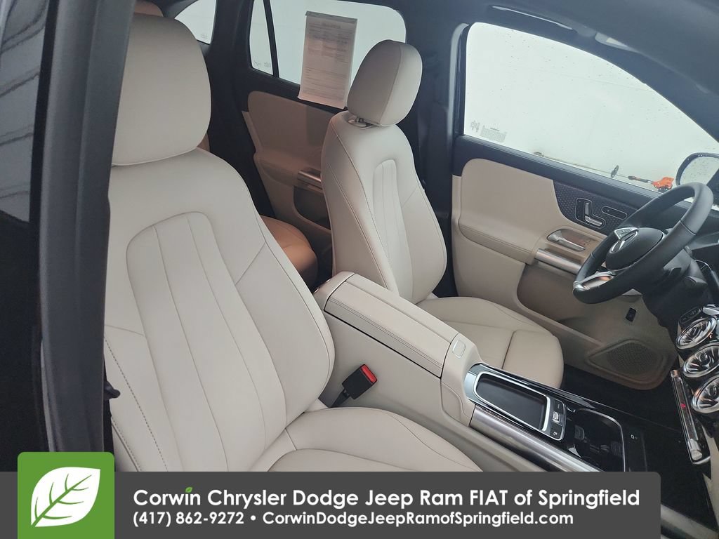 Used 2025 Mercedes-Benz GLA 250 4MATIC image 31