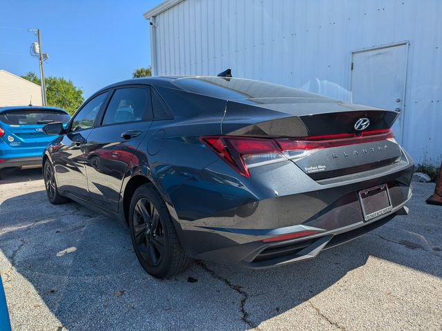 Used 2021 Hyundai Elantra SEL image 3