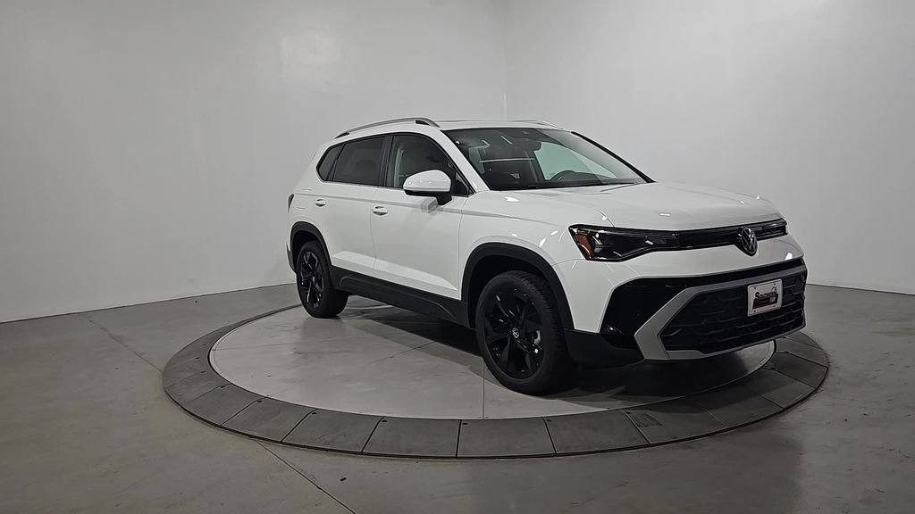 New 2026 Volkswagen Taos SE FWD image 7