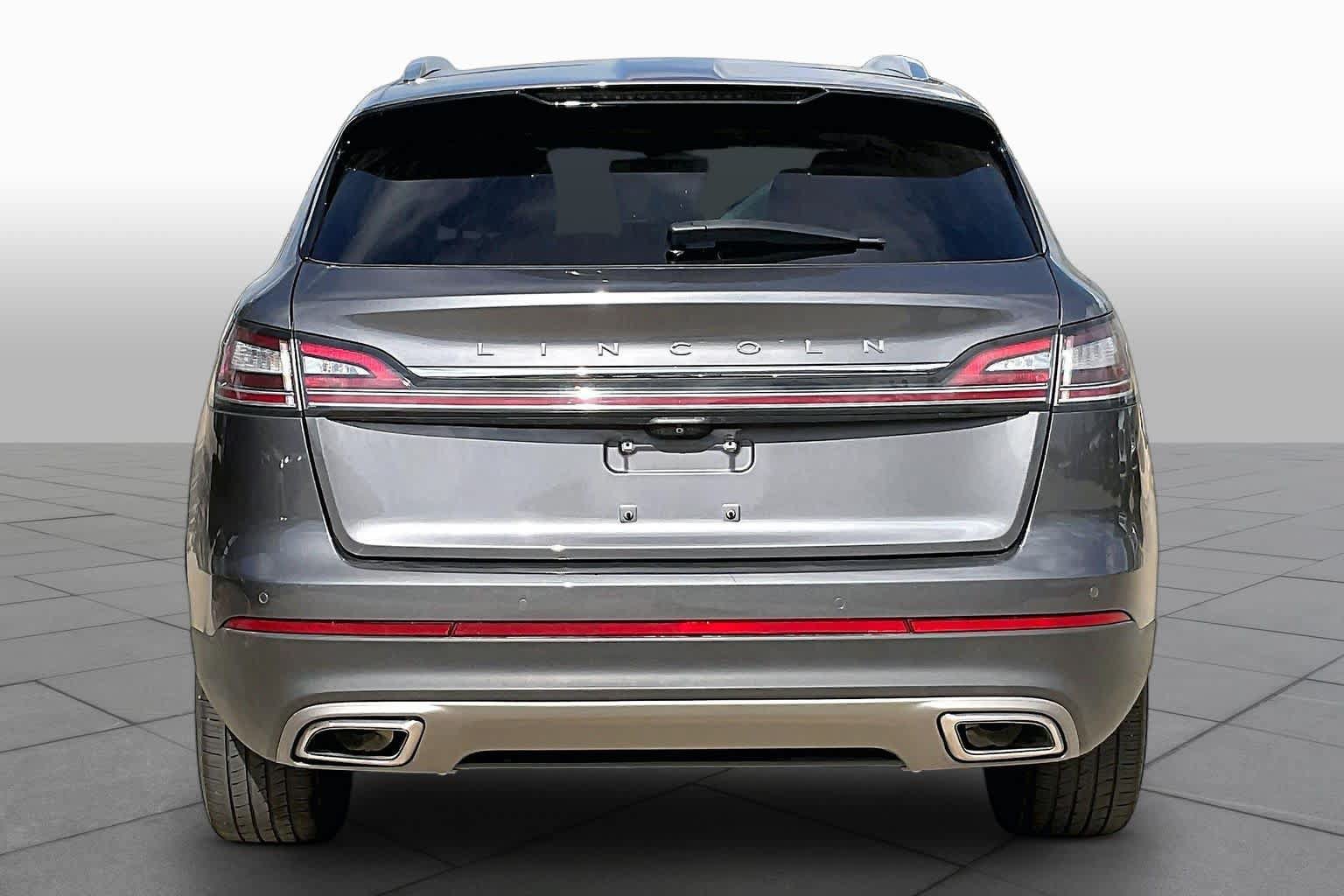 Used 2022 Lincoln Nautilus Reserve w/ Monochromatic Package FWD image 5