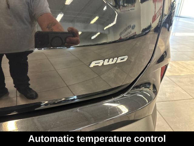 Used 2023 Ford Edge SEL w/ Convenience Package AWD/4WD image 9