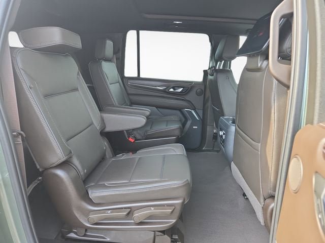 Used 2024 GMC Yukon XL Denali AWD/4WD image 36