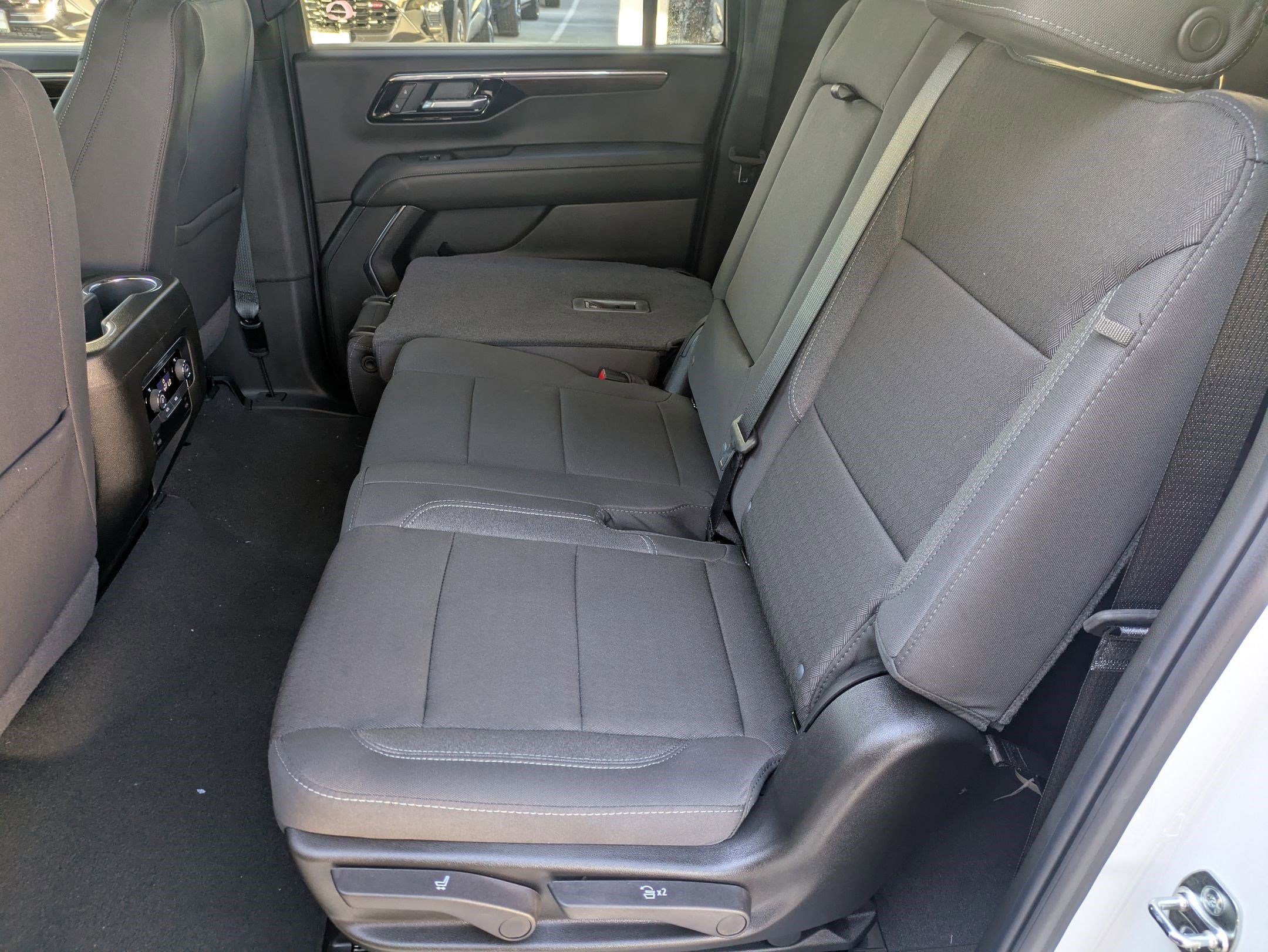 New 2026 Chevrolet Suburban LS image 10