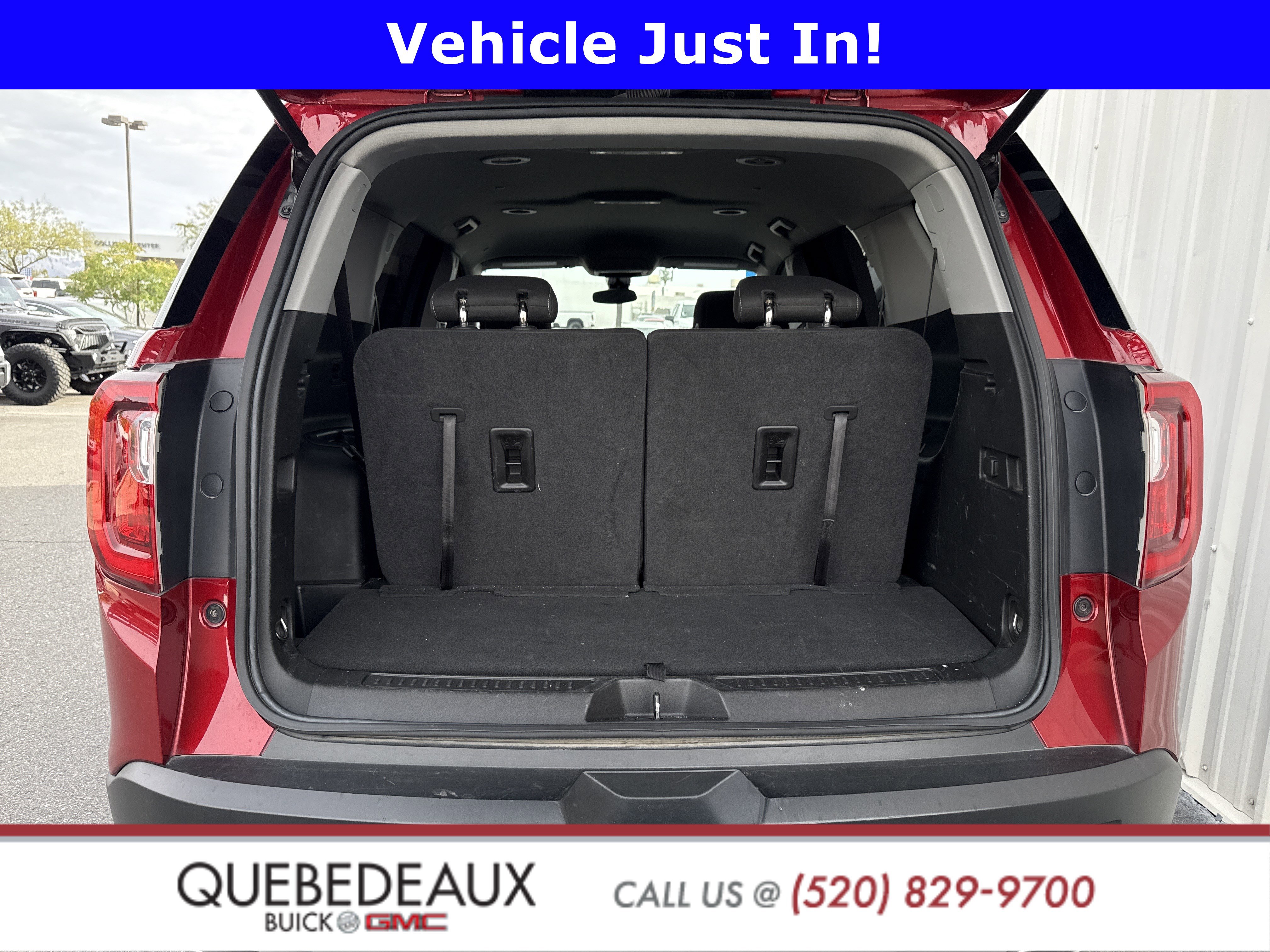 Used 2023 GMC Acadia SLE image 1