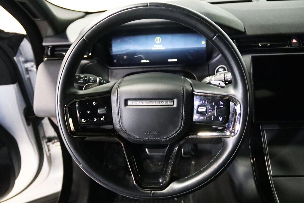 Used 2025 Land Rover Range Rover Velar Dynamic SE AWD/4WD image 39