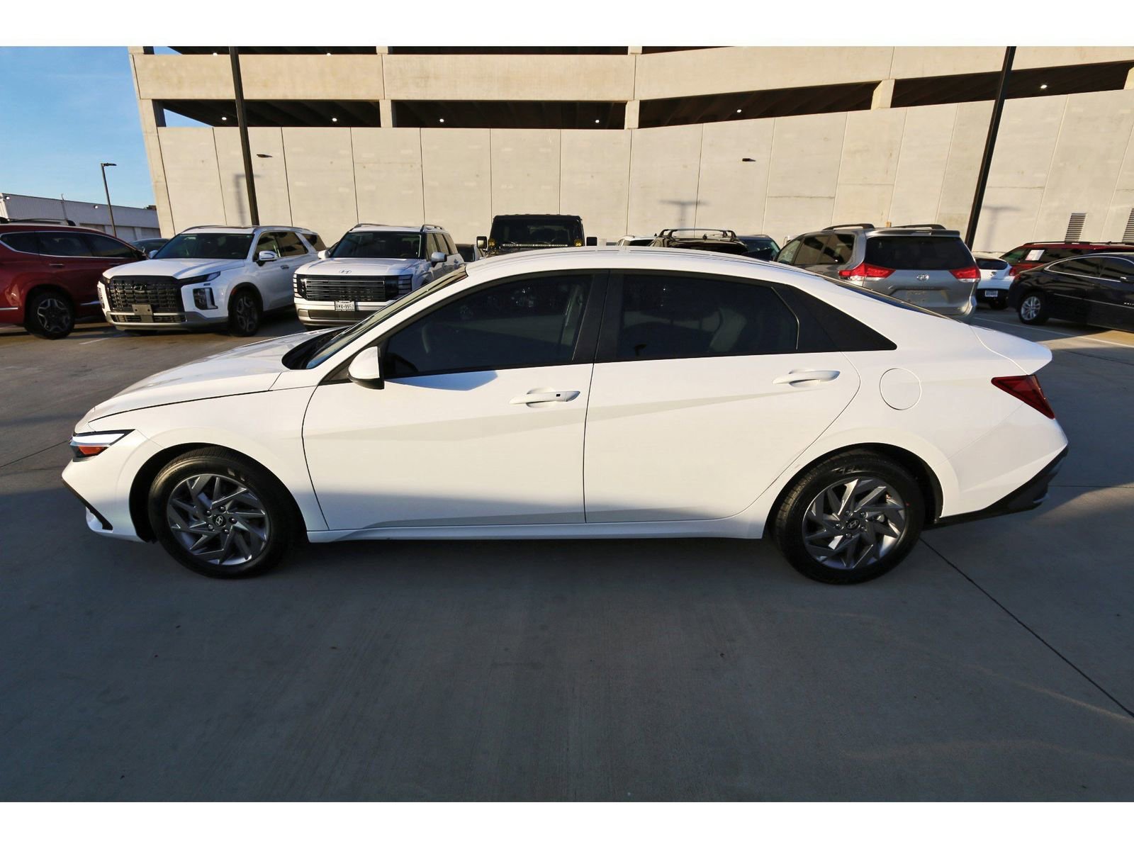 Certified 2025 Hyundai Elantra Blue image 5