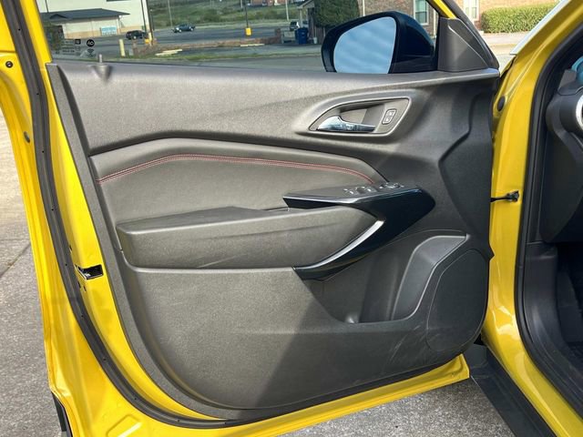 Certified 2024 Chevrolet Trax RS w/ Sunroof Package image 27