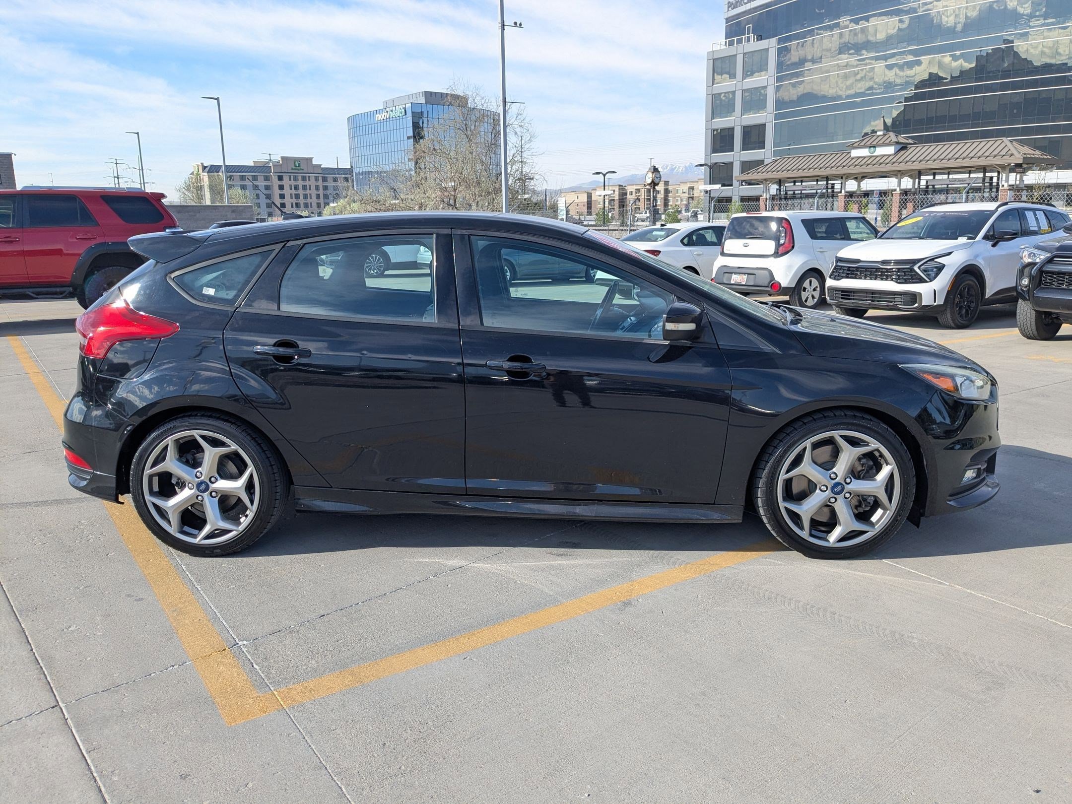 Used 2017 Ford Focus ST image 6