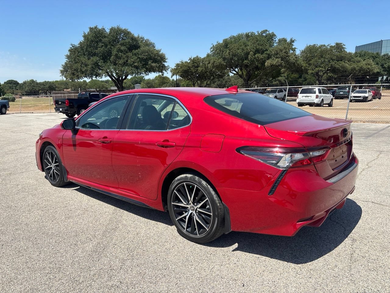 Used 2024 Toyota Camry SE w/ Convenience Package FWD image 6