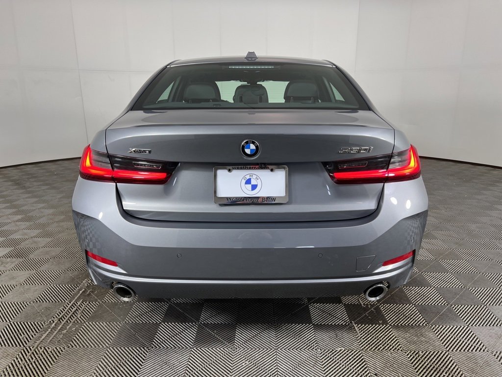 Used 2025 BMW 330i xDrive Sedan w/ Premium Package image 8