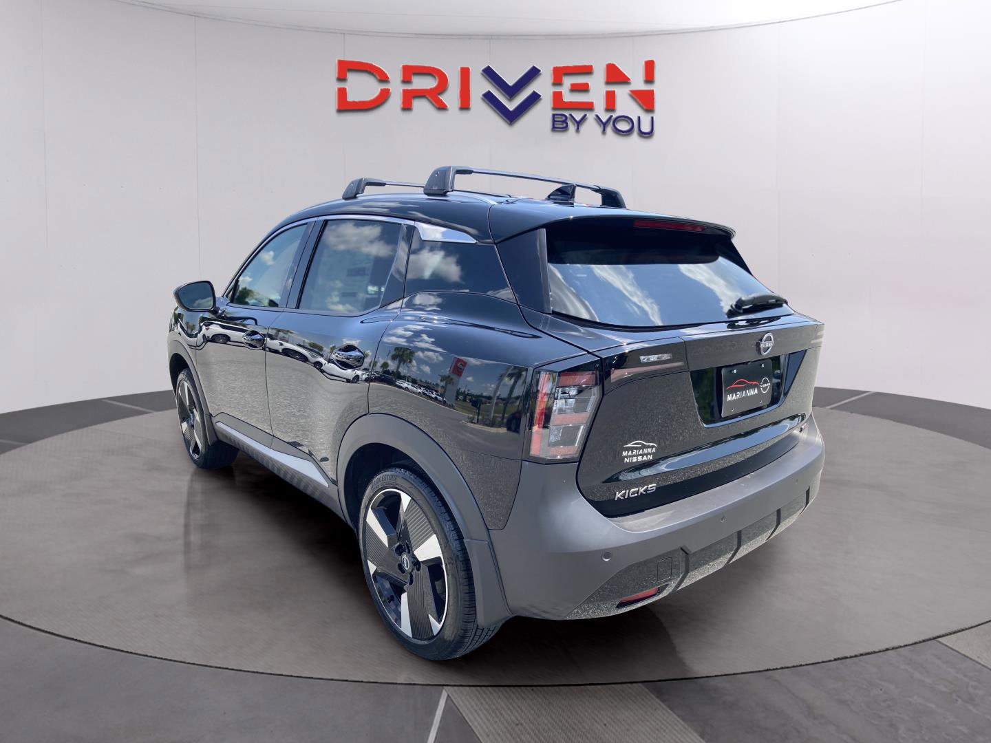 New 2025 Nissan Kicks SR image 3