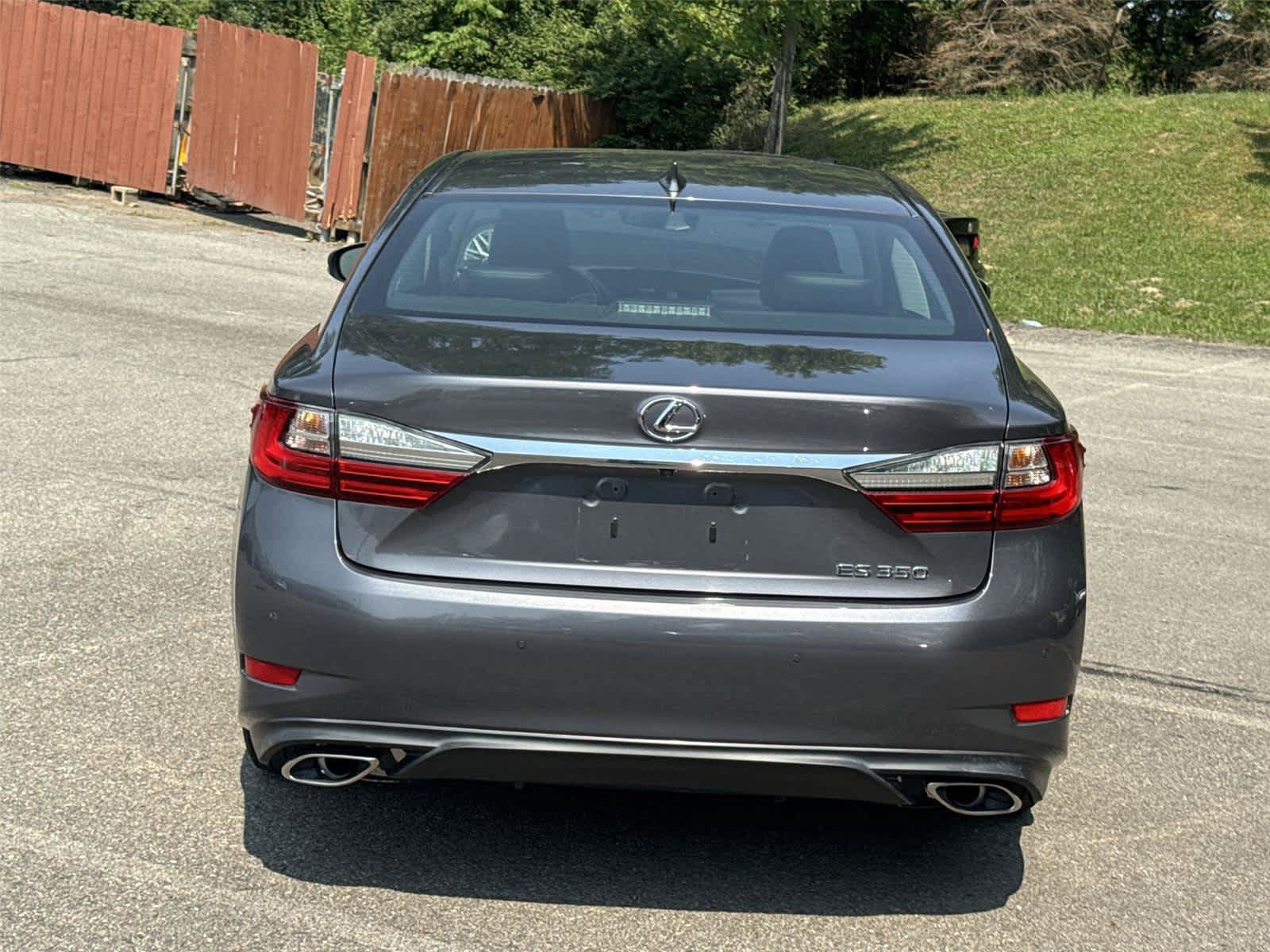 Used 2017 Lexus ES 350 w/ Premium Package FWD image 4