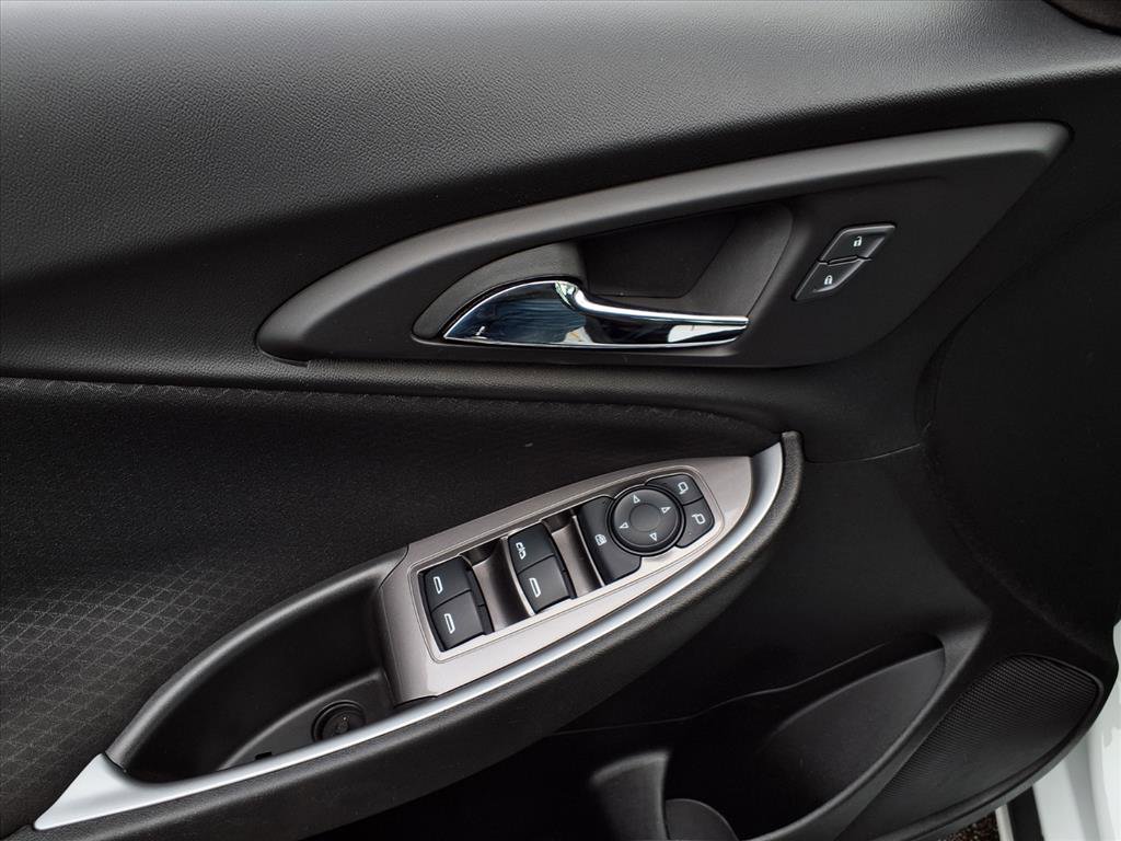 Used 2024 Chevrolet Malibu LT image 12