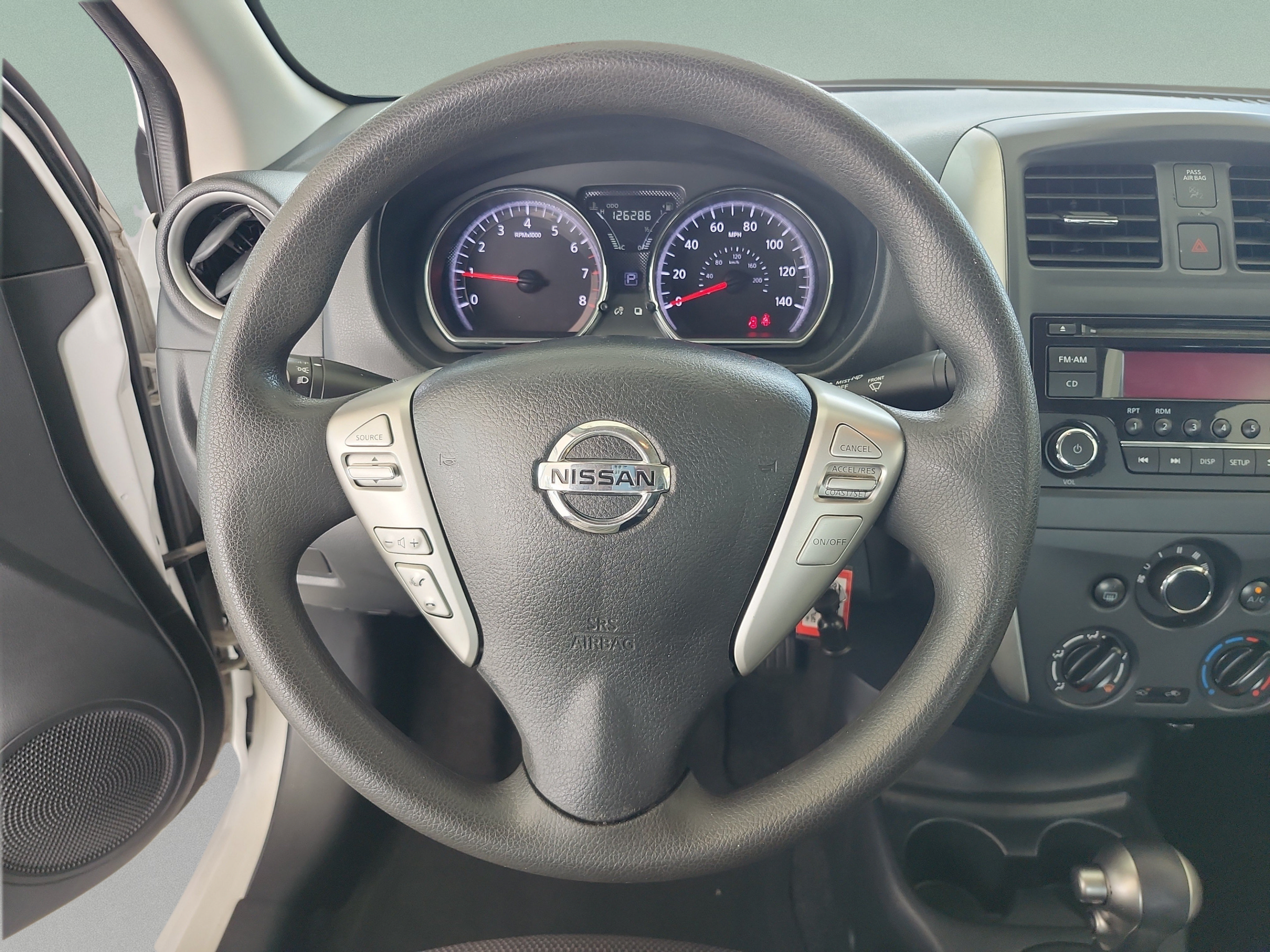 Used 2016 Nissan Versa SV FWD image 9