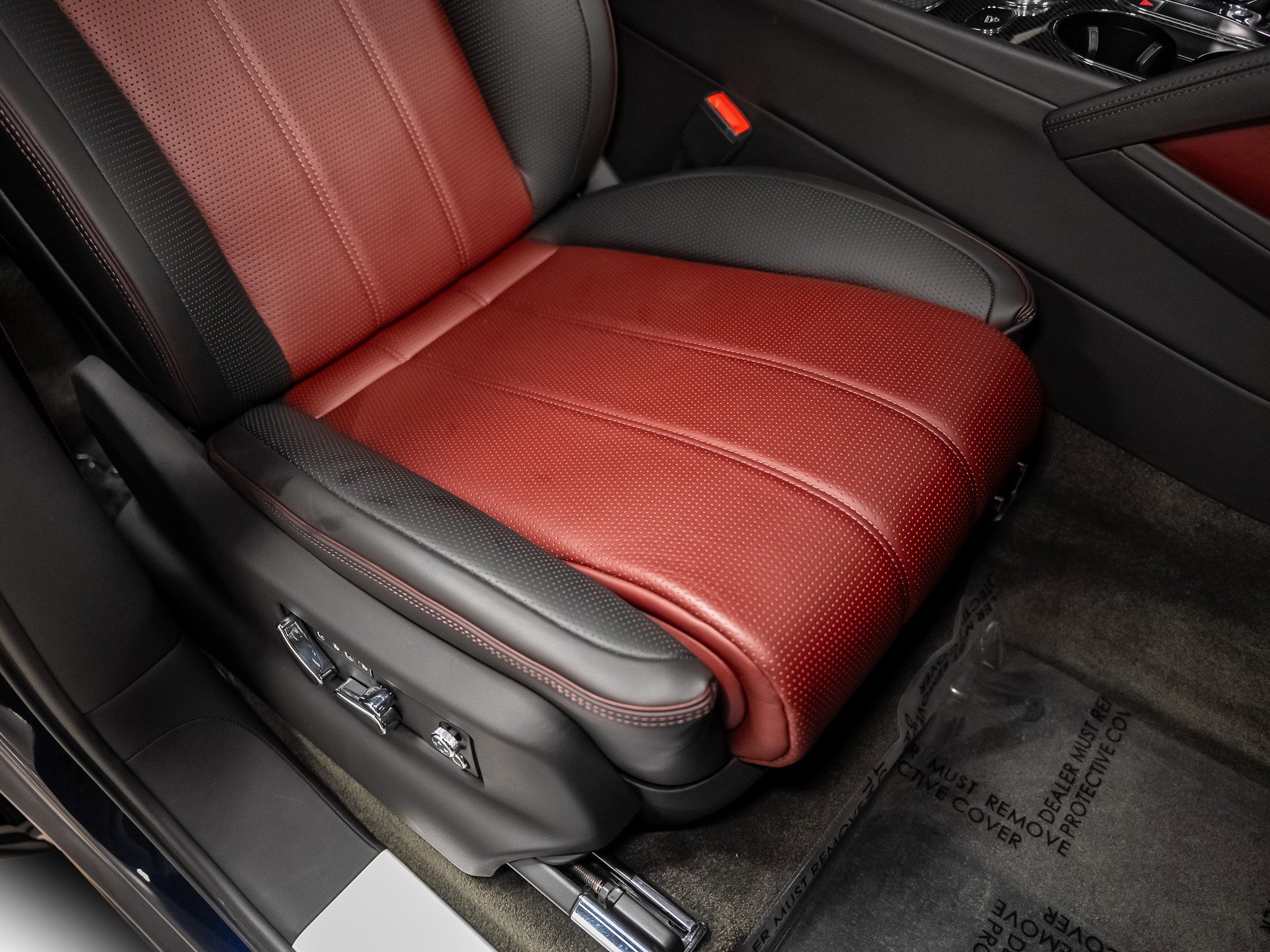 Used 2022 Bentley Bentayga image 35