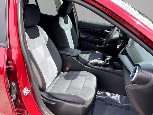 Used 2024 Chevrolet Trax LS FWD image 9