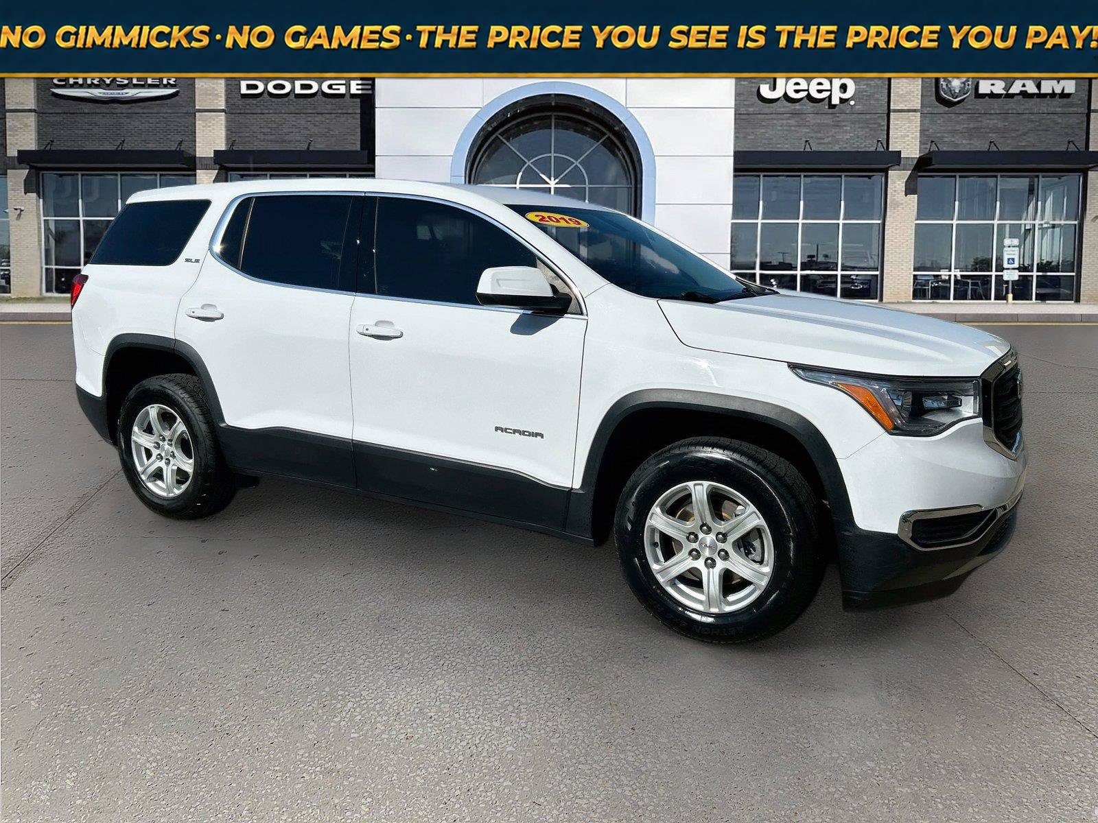 Used 2019 GMC Acadia SLE FWD image 1