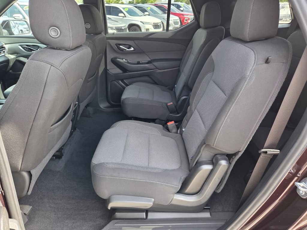 Used 2023 Chevrolet Traverse LT FWD image 7