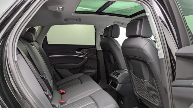 Used 2021 Audi e-tron Premium w/ Convenience Plus Package image 14
