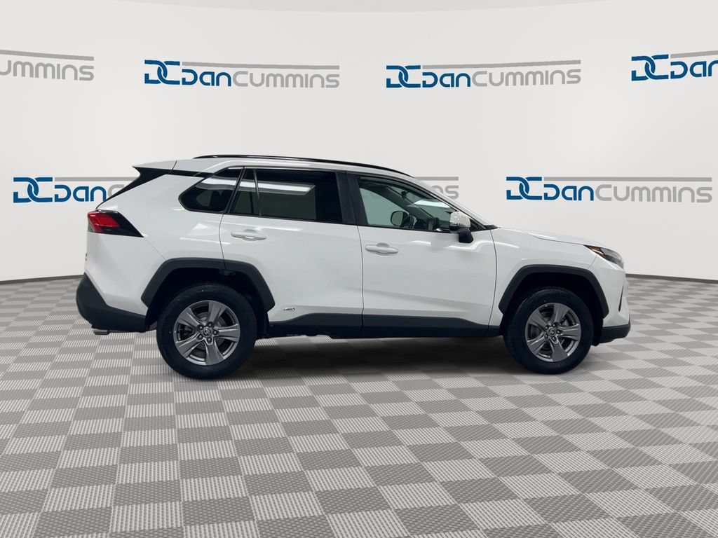 Used 2022 Toyota RAV4 XLE w/ Convenience Package AWD/4WD image 9