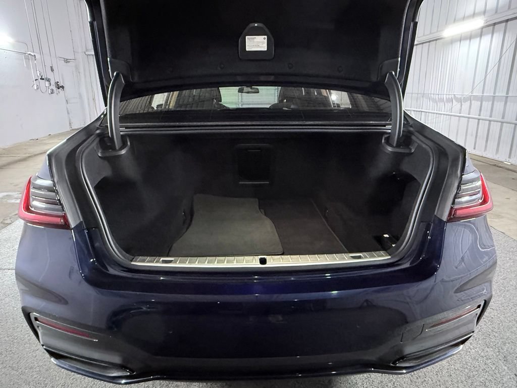 Used 2022 BMW 750Li xDrive AWD/4WD image 54