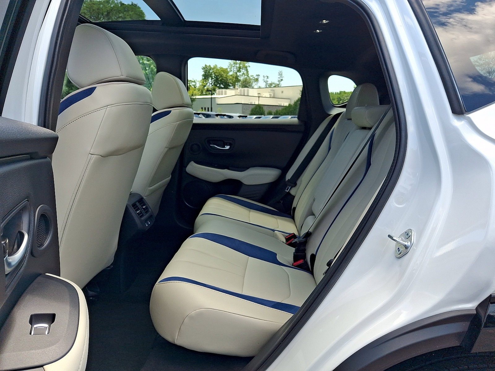 Certified 2025 Acura ADX A-Spec AWD/4WD image 10