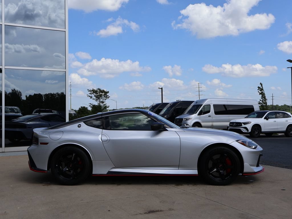 Used 2025 Nissan Z NISMO w/ Floor Mat Package RWD image 21