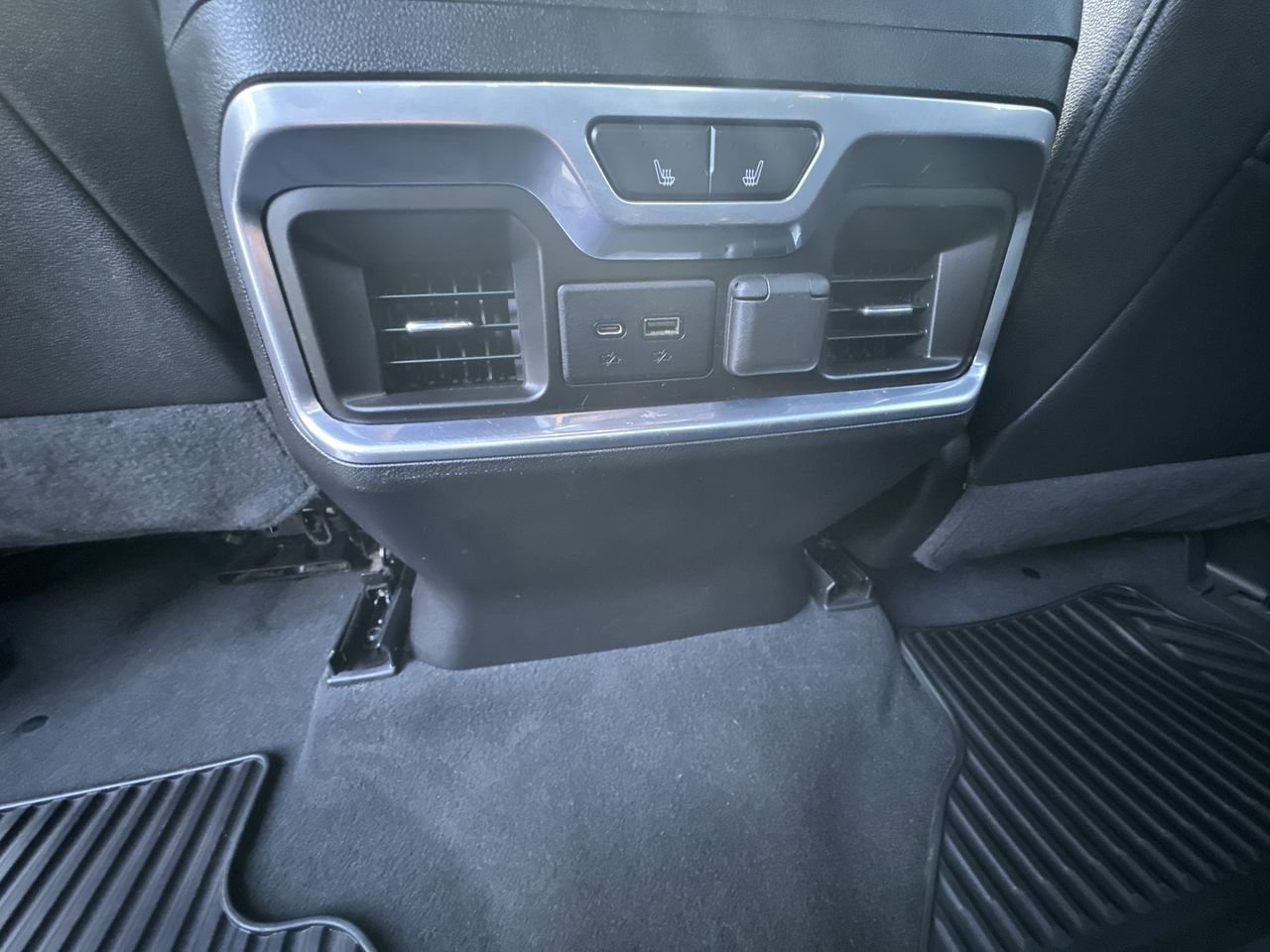 Used 2021 Chevrolet Silverado 3500 LTZ w/ LTZ Convenience Package image 27