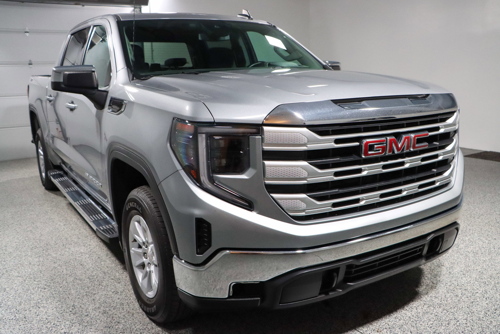 Used 2024 GMC Sierra 1500 SLE image 5