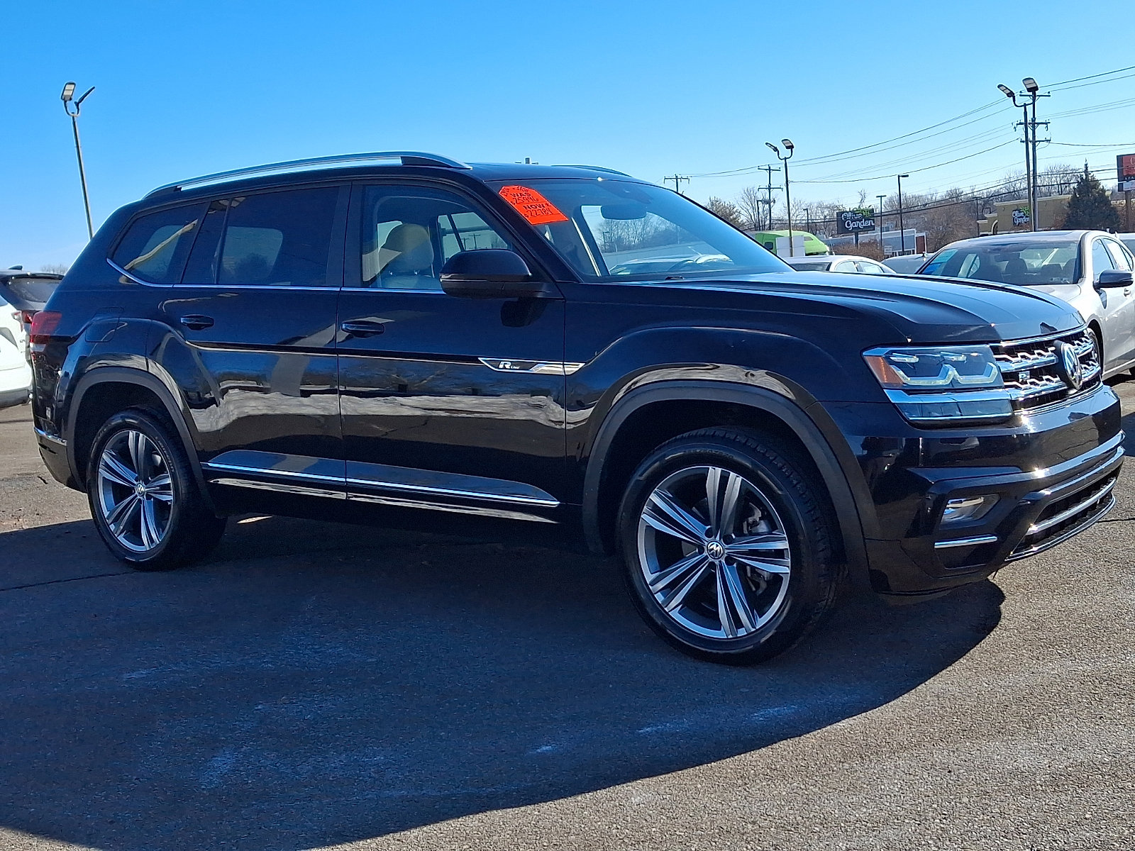 Used 2019 Volkswagen Atlas SE w/ Panoramic Sunroof Package image 3