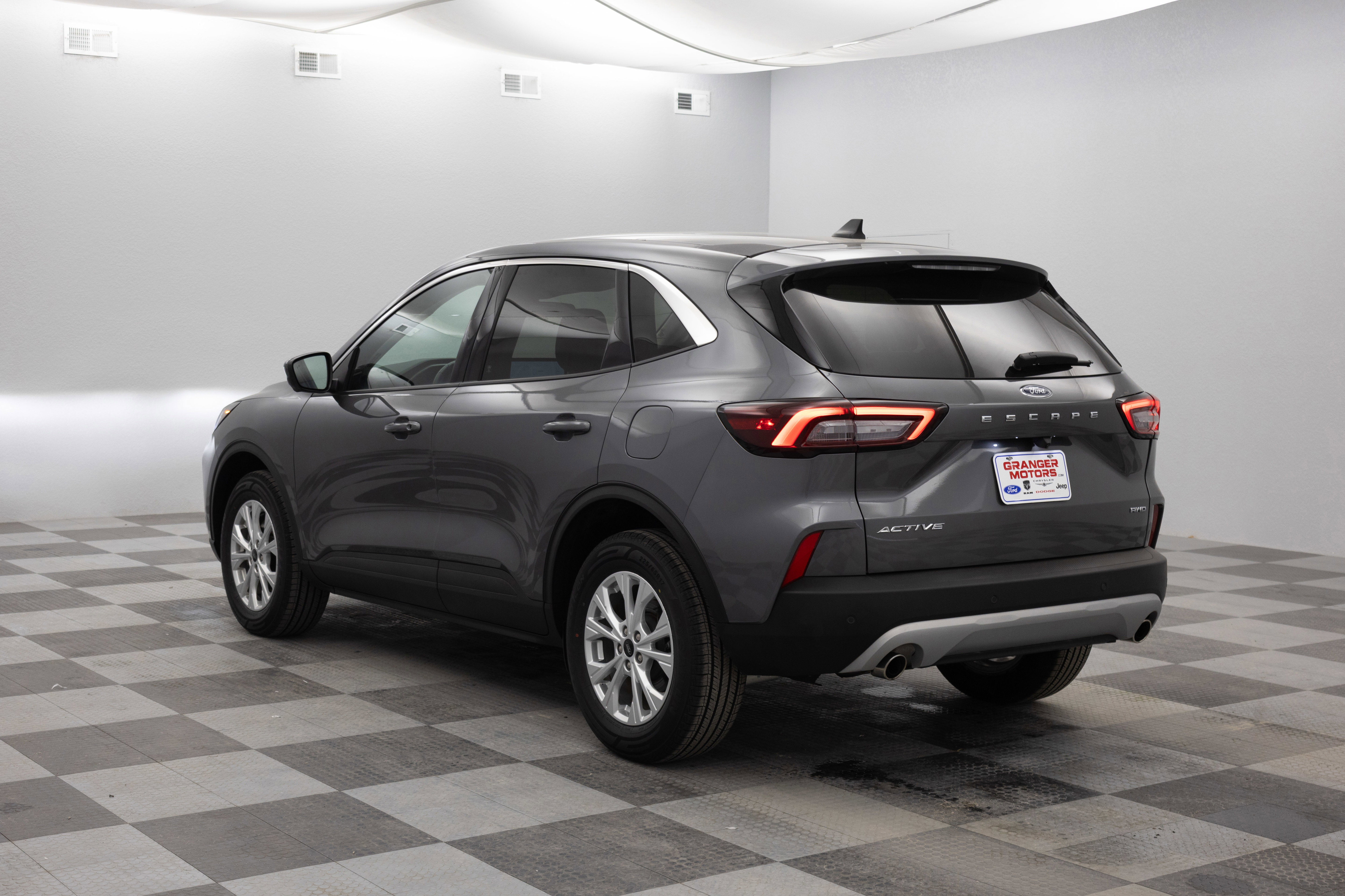 Used 2023 Ford Escape Active w/ Tech Pack #2 image 8