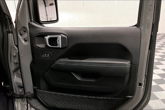 Used 2022 Jeep Gladiator Overland w/ Popular Equipment Package image 20