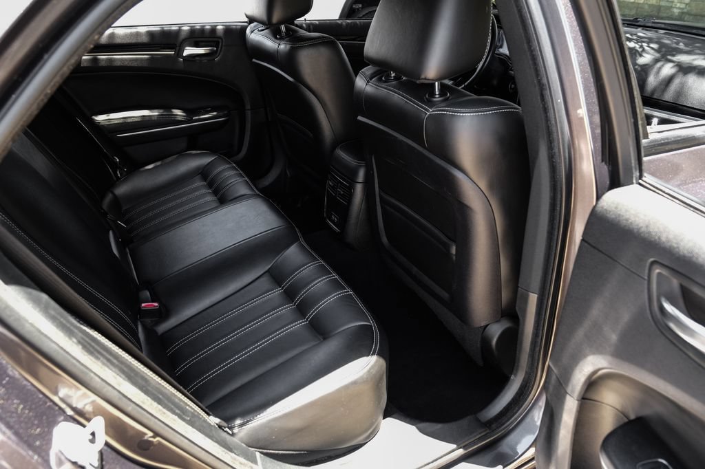 Used 2019 Chrysler 300 S RWD image 48