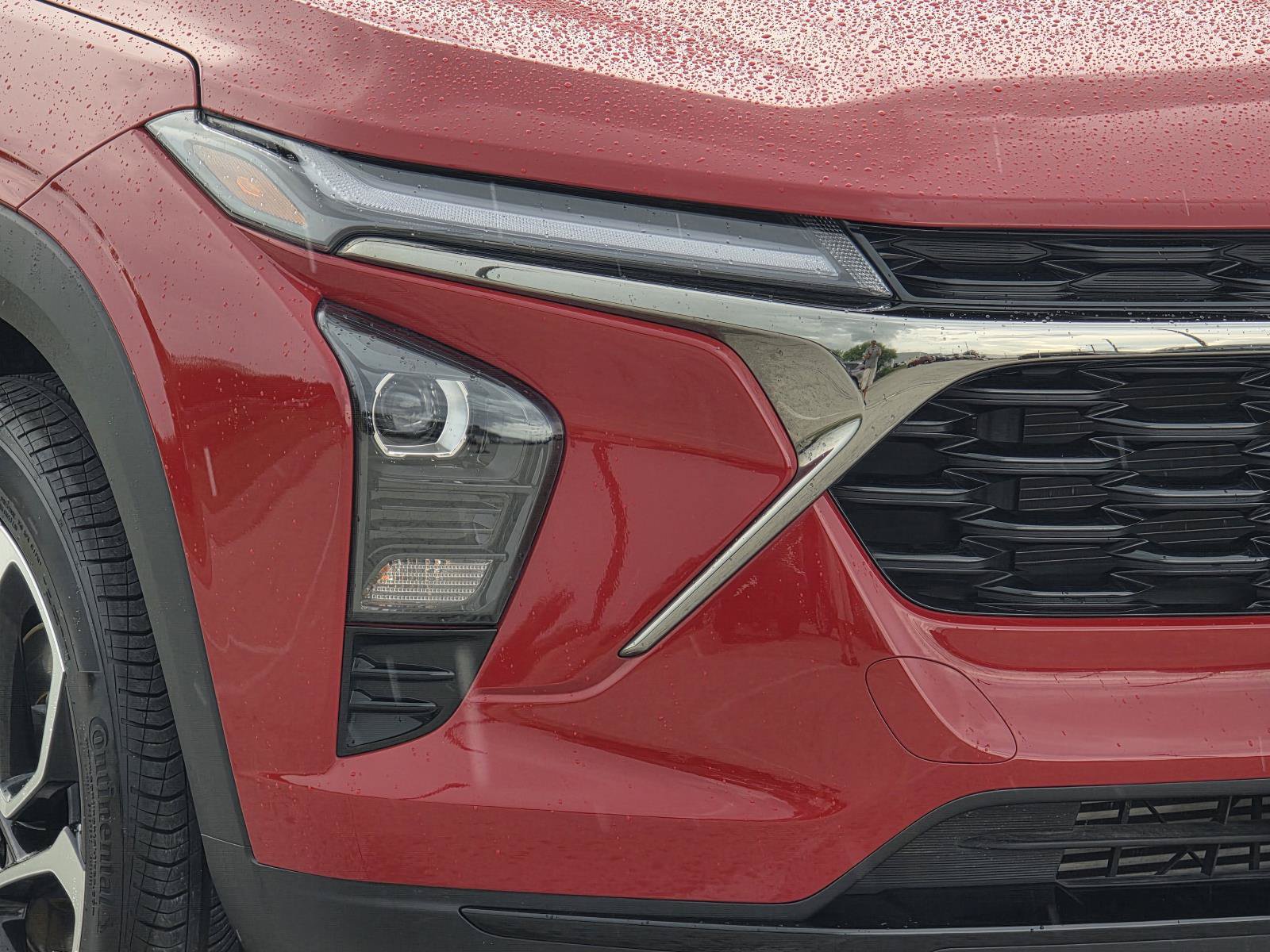 Used 2026 Chevrolet Trax RS w/ Sunroof Package FWD image 7