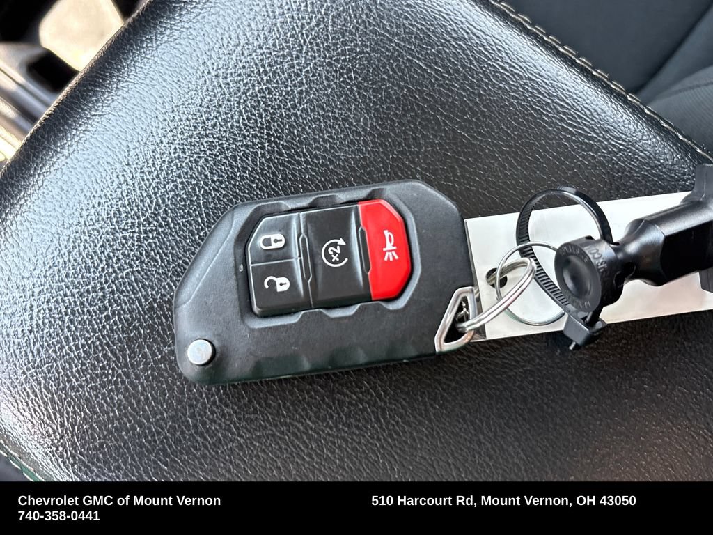 Used 2020 Jeep Wrangler Unlimited Sahara w/ Cold Weather Group AWD/4WD image 49