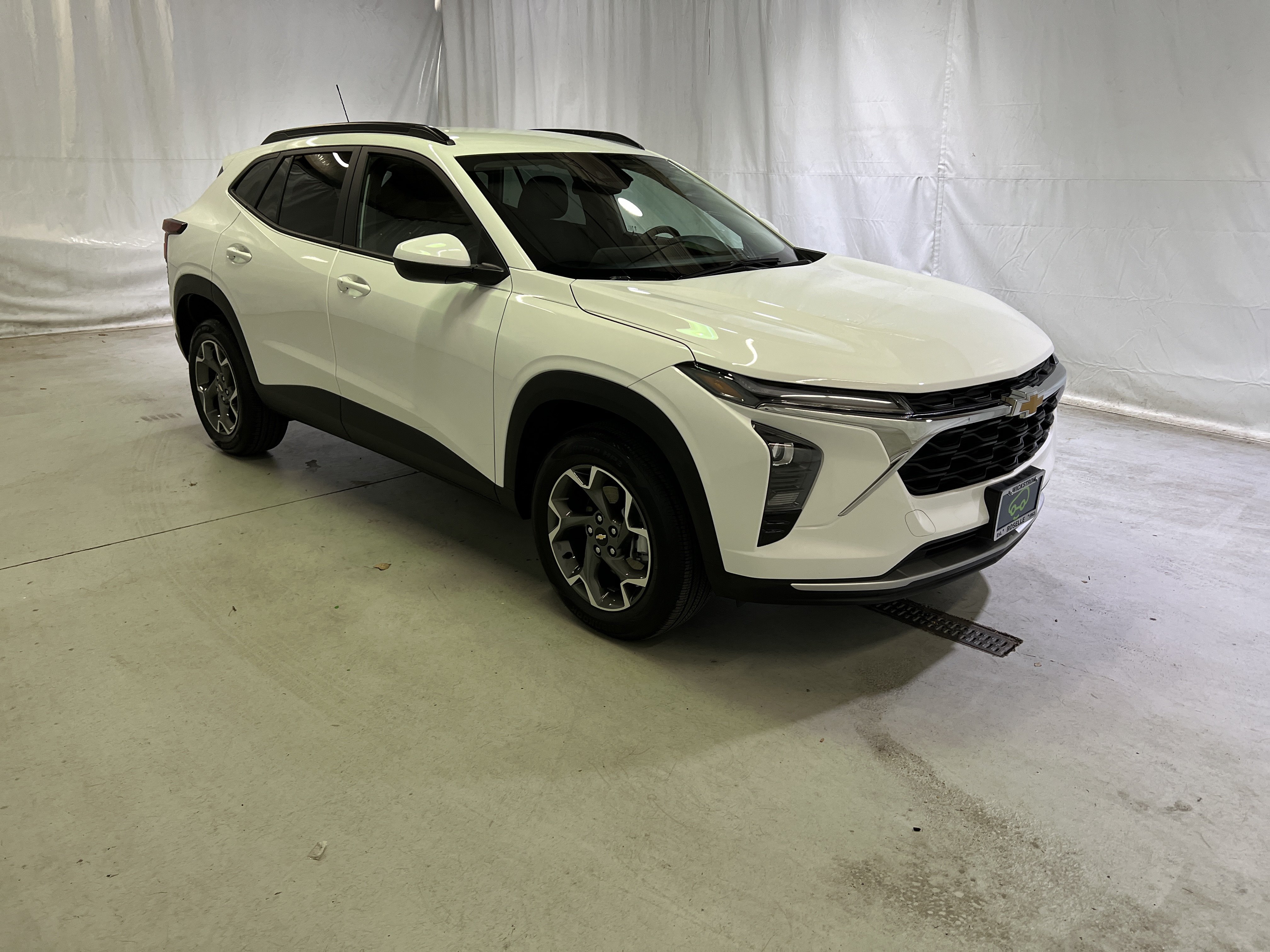 Certified 2025 Chevrolet Trax LT w/ Driver Confidence Package FWD image 2