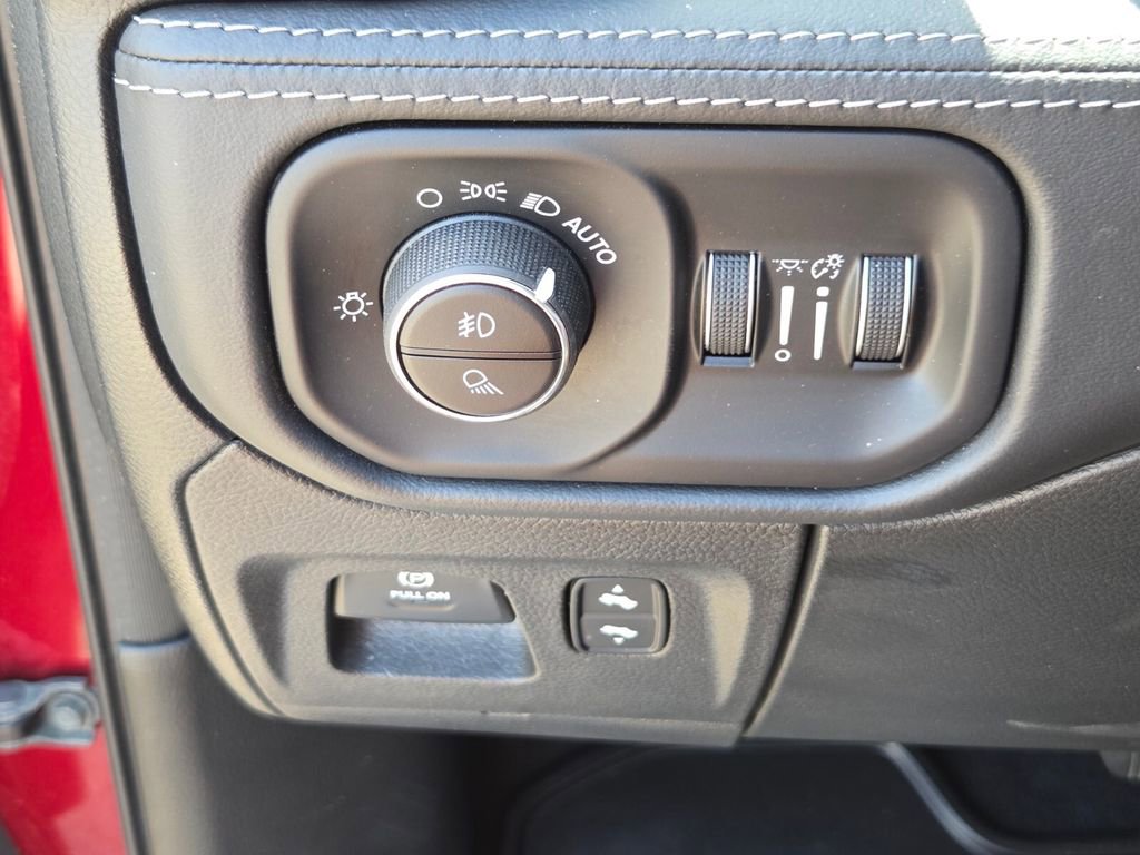 Used 2019 RAM 1500 Limited AWD/4WD image 26