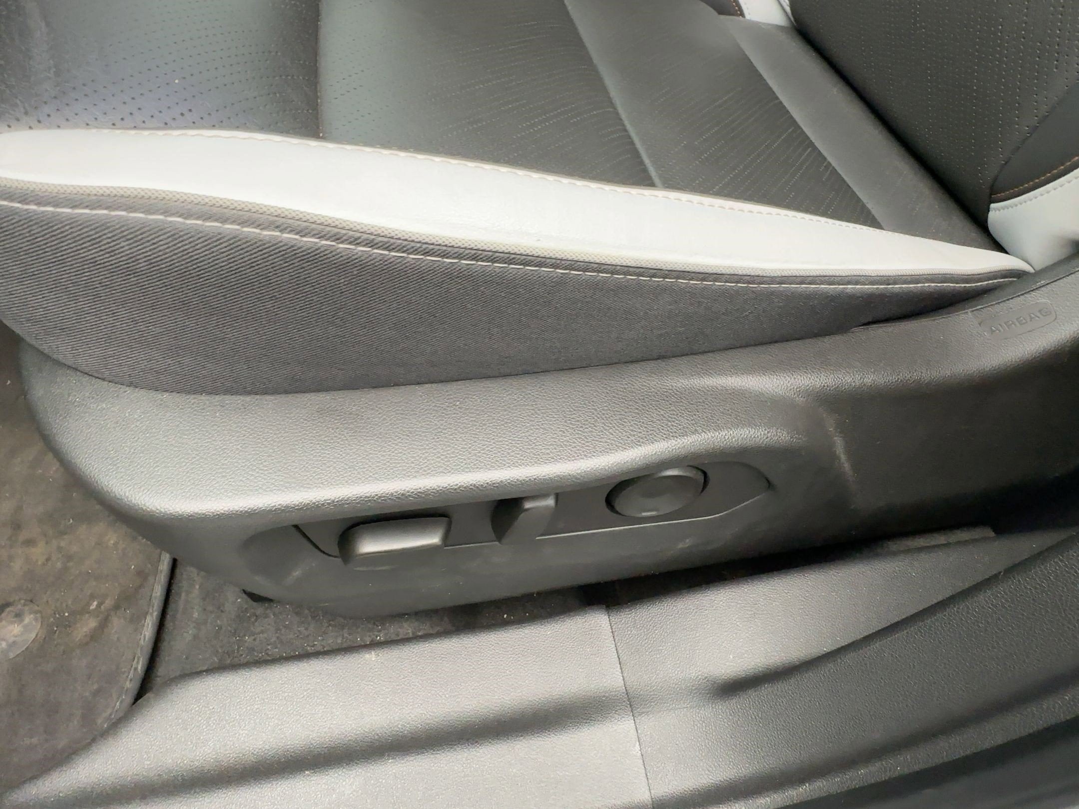 Certified 2025 Buick Envision Sport Touring image 13