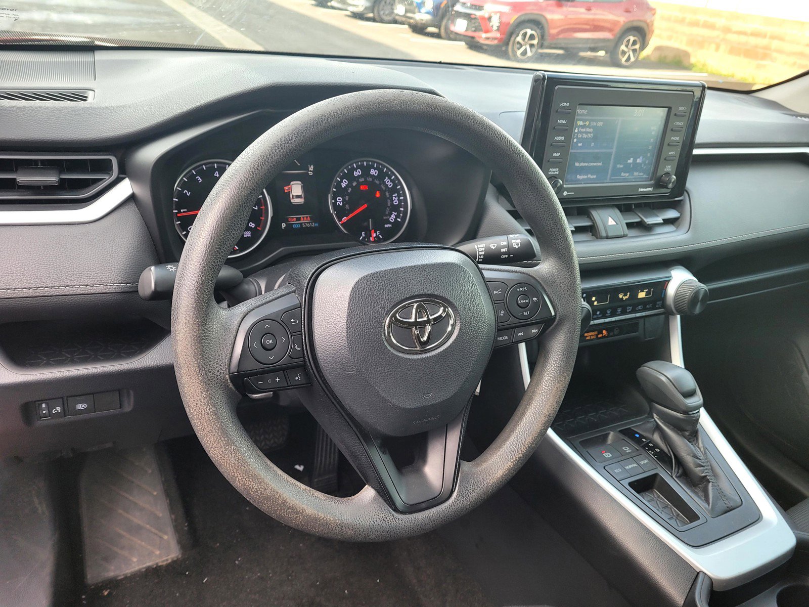 Used 2020 Toyota RAV4 LE image 9