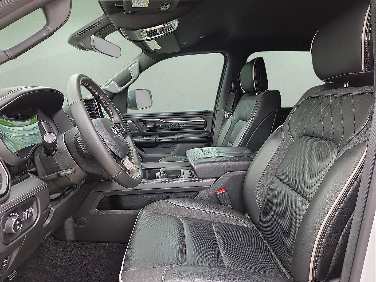 Used 2025 RAM 1500 Limited AWD/4WD image 14