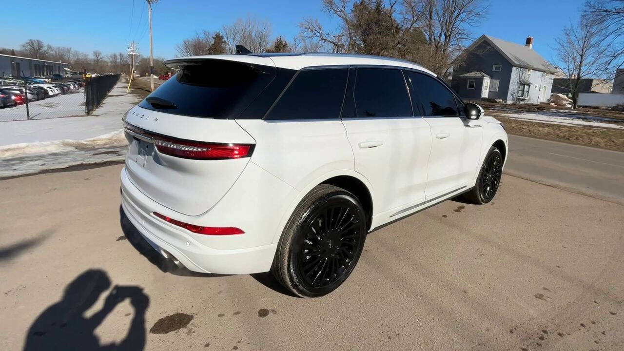 Used 2022 Lincoln Corsair Reserve w/ Luxury Package image 4