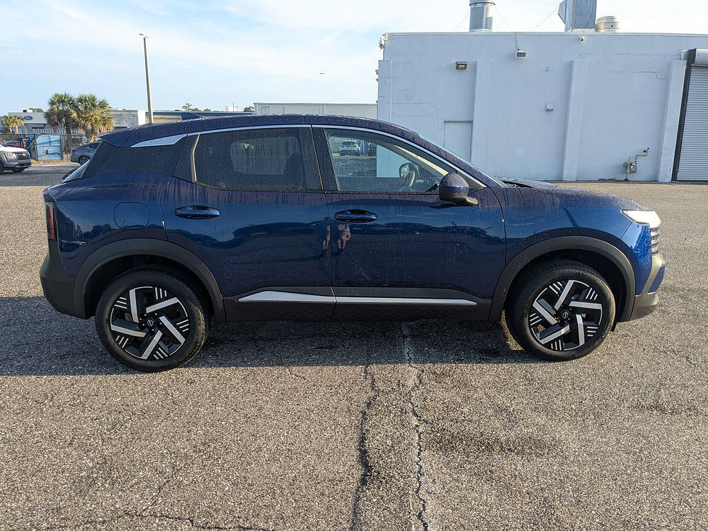 Used 2025 Nissan Kicks SV FWD image 3