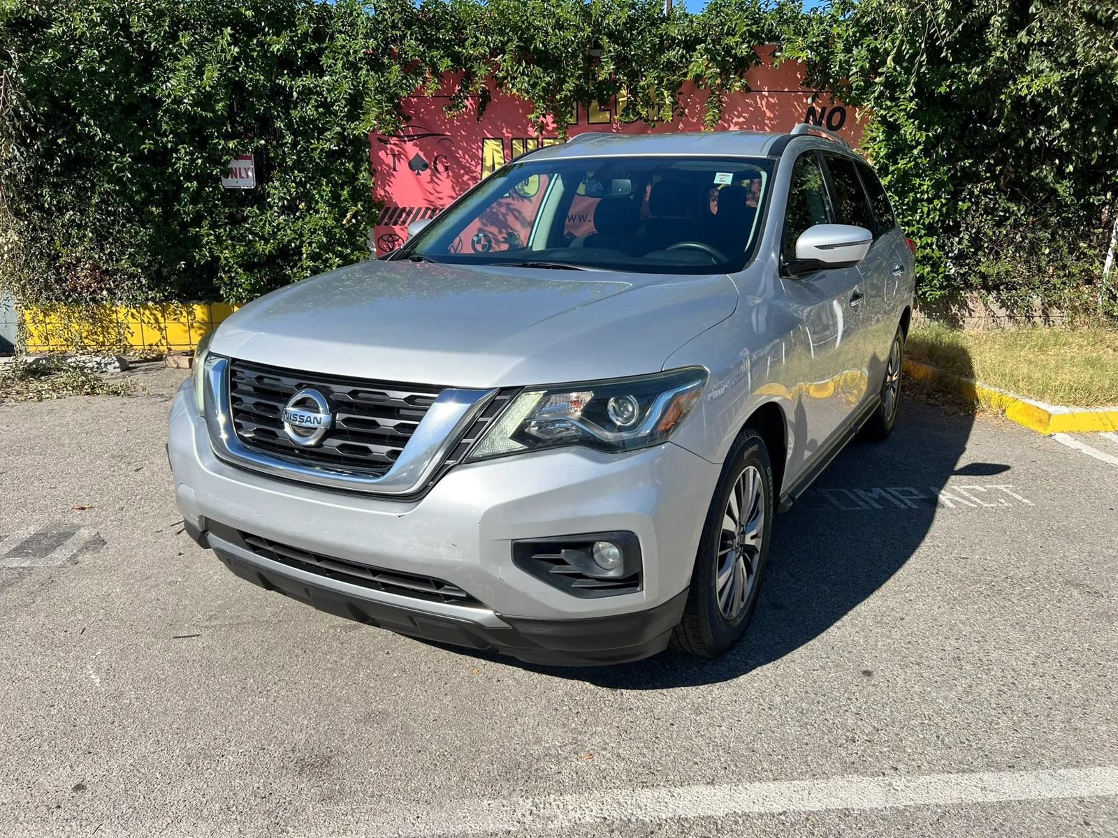 Used 2019 Nissan Pathfinder SV FWD image 29