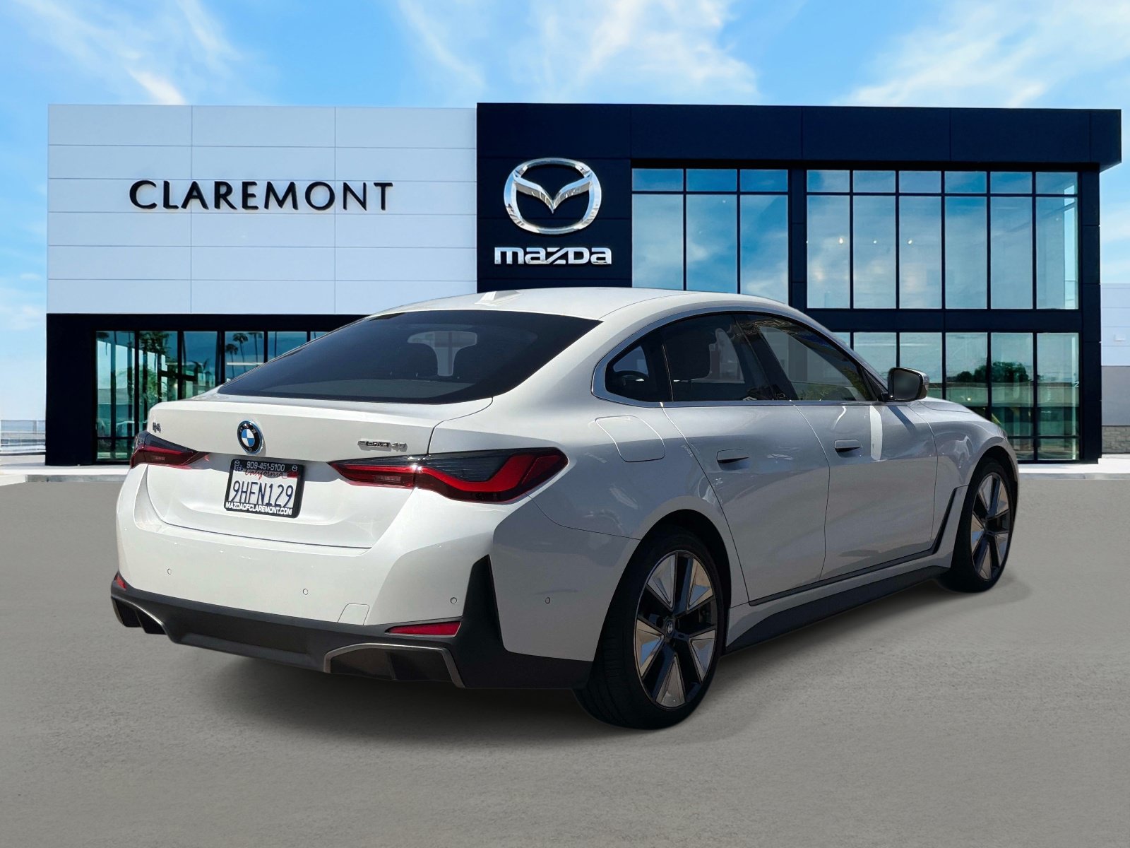 Used 2023 BMW i4 eDrive40 RWD image 5